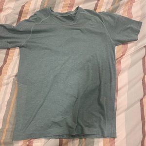 Lululemon metal vent shirt